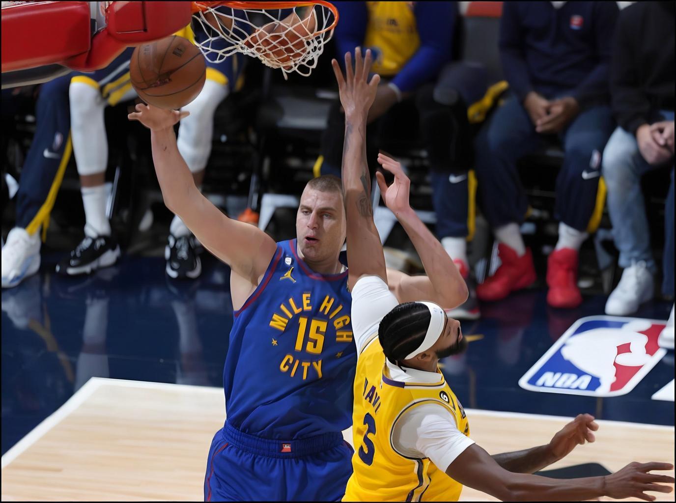 爱游戏娱乐-太阳翻盘国王，约基奇扛起全队